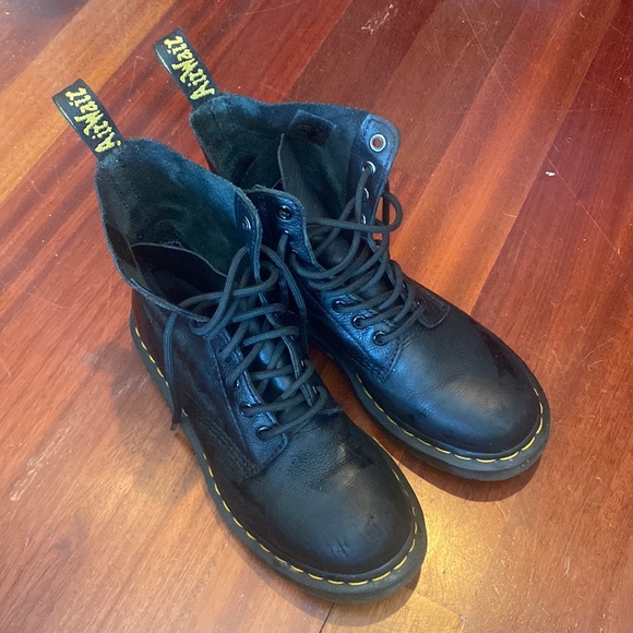 Black Doc Martens - GREAT CONDITION! - Picture 1 of 1